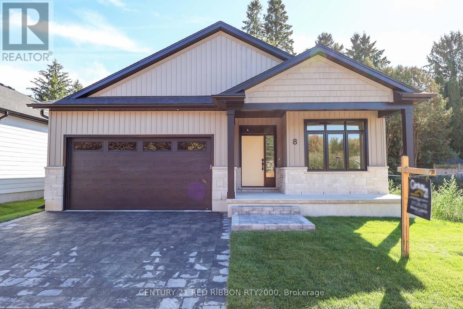 Property Photo:  430 North Head Street North 22  ON N7G 2K2