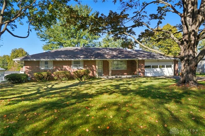 Property Photo: 1601 Arrowwood Road OH 45432