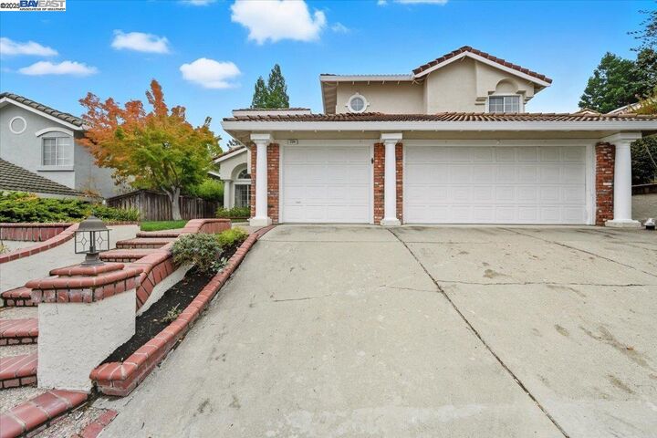 Property Photo: 234 Laurelglen Ct CA 94506