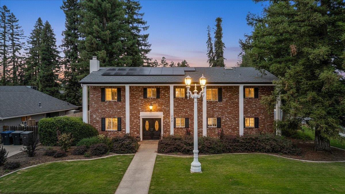 Property Photo: 244 E Dorothea Court CA 93277