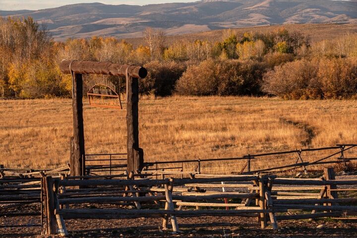 Property Photo:  3007 Coyote Creek  MT 59725 