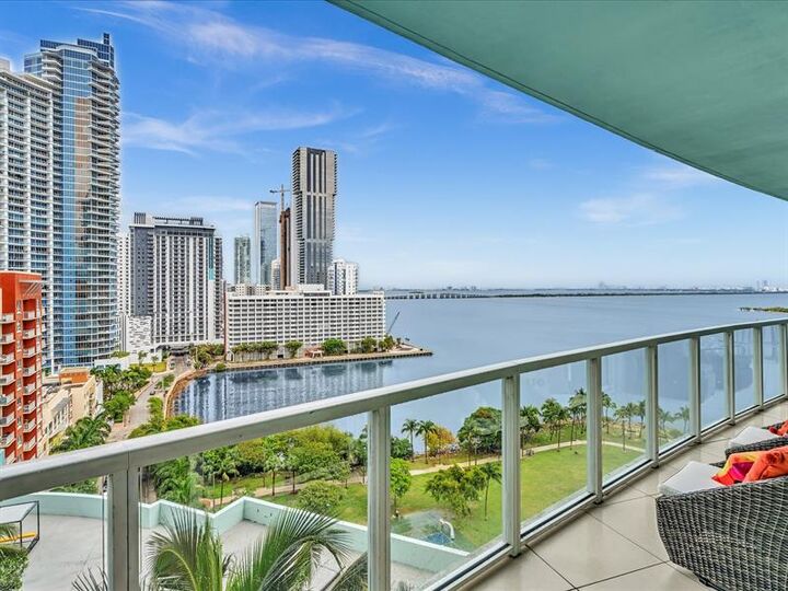 Property Photo: 1900 N Bayshore Dr 1504 FL 33132