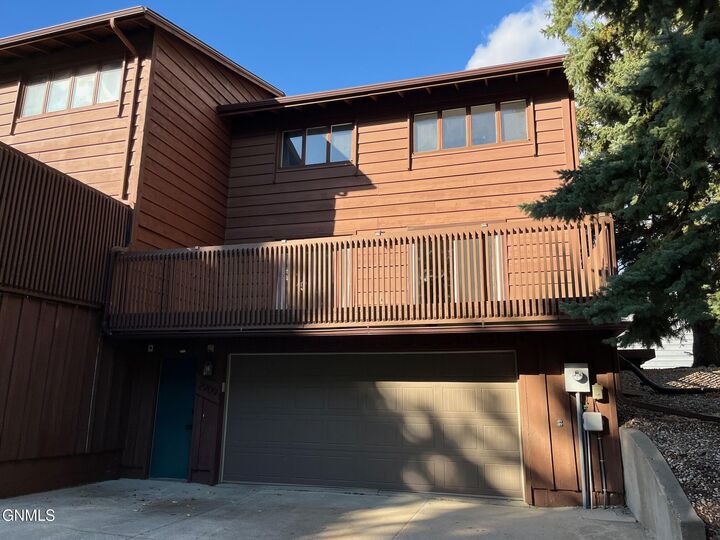 2909 Winnipeg Drive  Bismarck ND 58503 photo