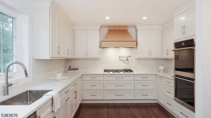 Property Photo: 2314 Longfellow Ave NJ 07076