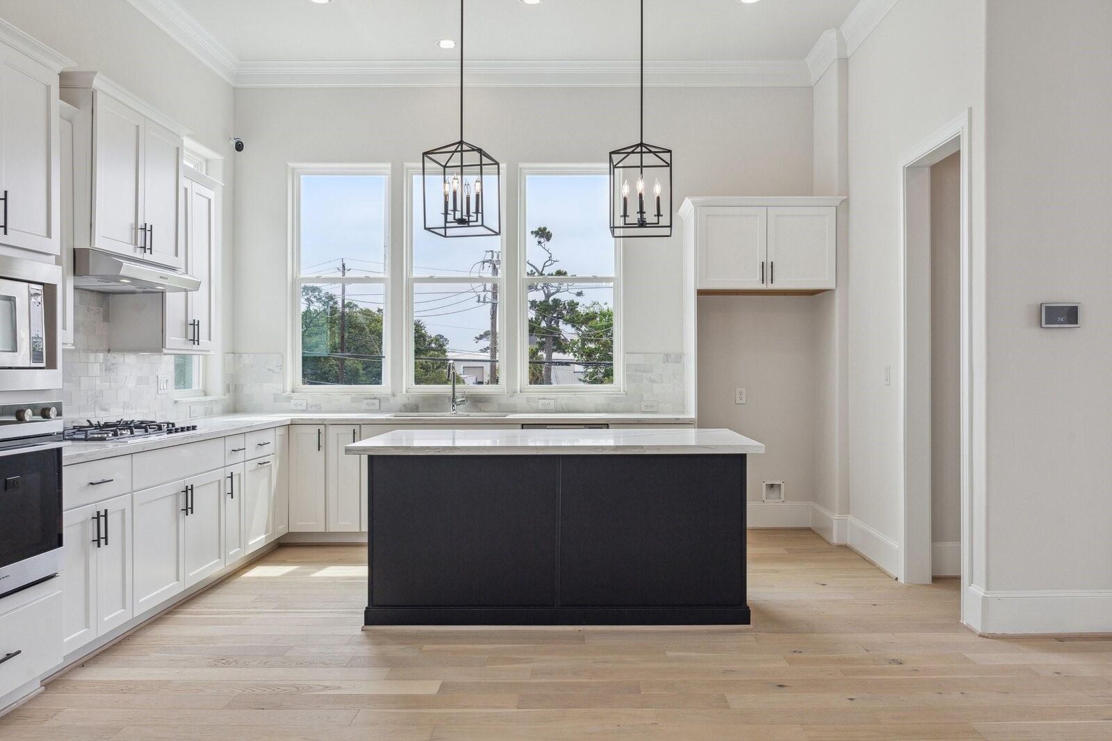 Property Photo: 3302 Green Nook Lane TX 77008