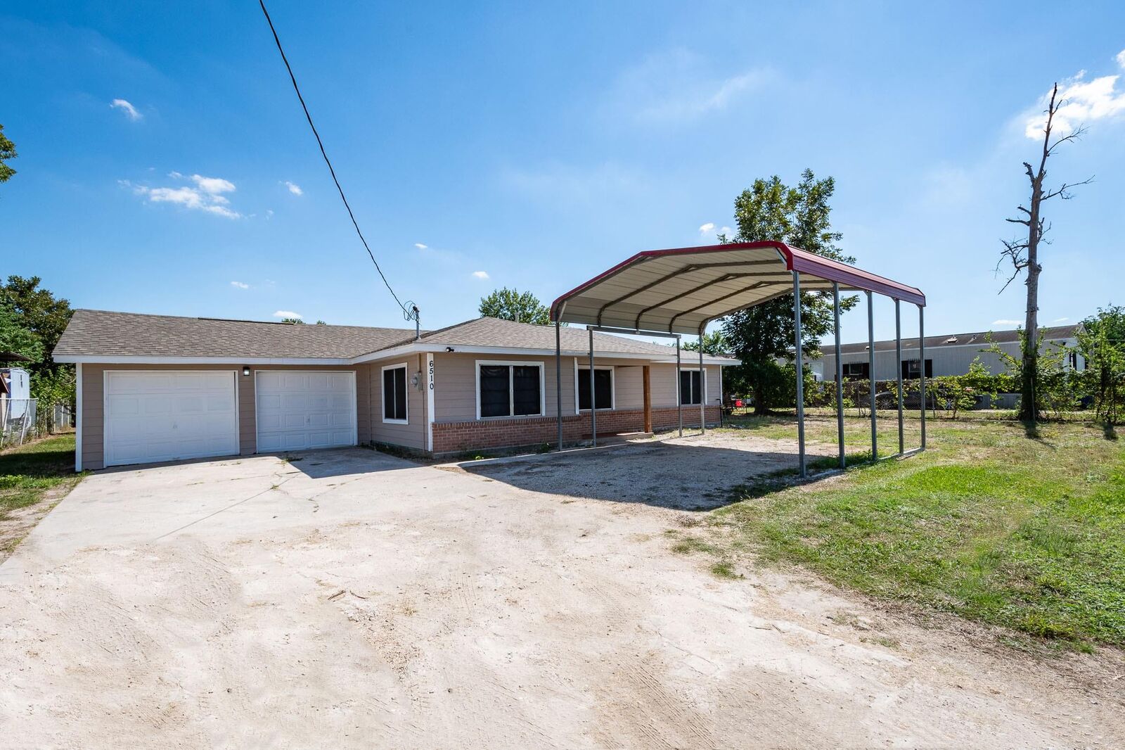 Property Photo: 6510 Wade Road TX 77521