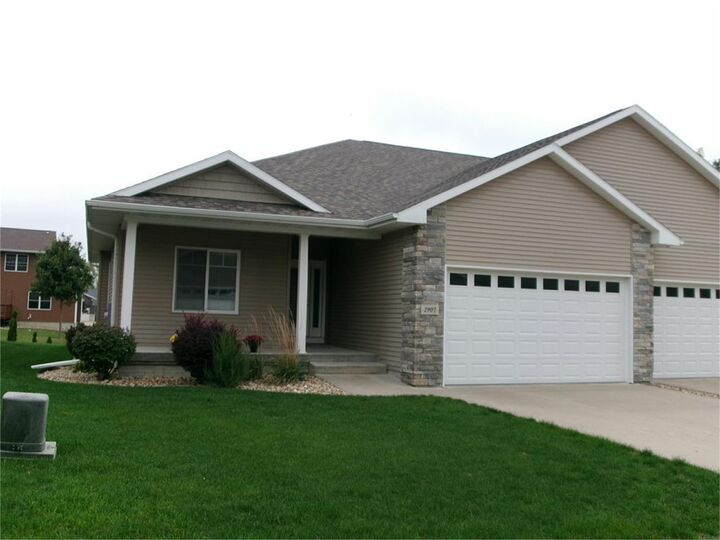 2907 W 3rd Street  Cedar Falls IA 50613 photo