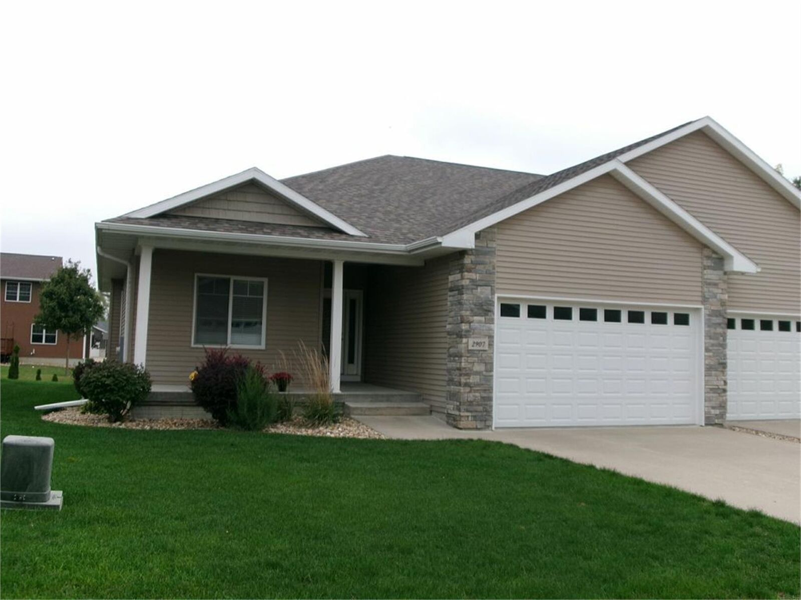 Property Photo:  2907 W 3rd Street  IA 50613 