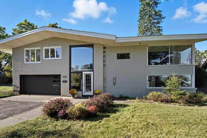 Property Photo:  2525 E 1st St  MN 55812 