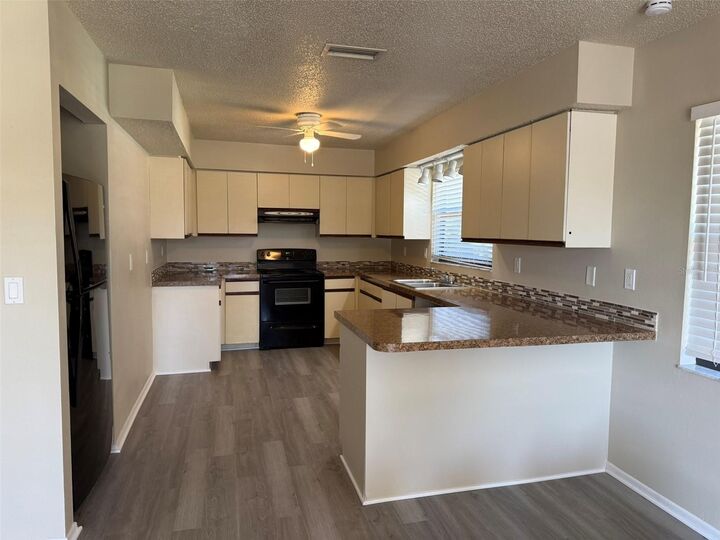 Property Photo:  177 W Cowles Street  FL 34223