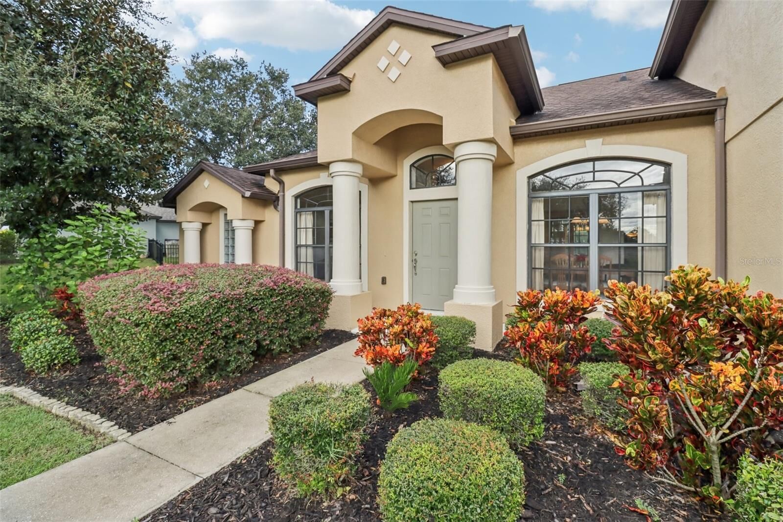Property Photo:  36711 Alaqua Court  FL 32736 