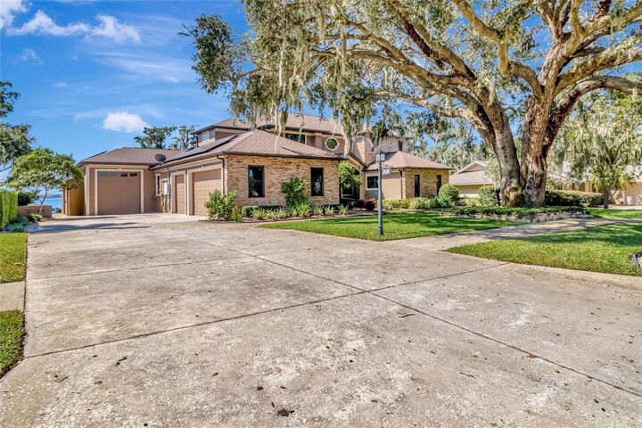 Property Photo: 1910 Brantley Circle FL 34711