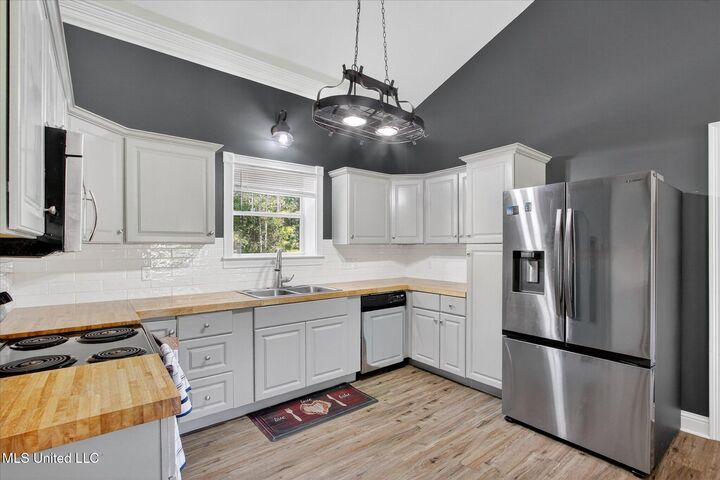 Property Photo:  7060 Sunfish Cove  MS 39573 