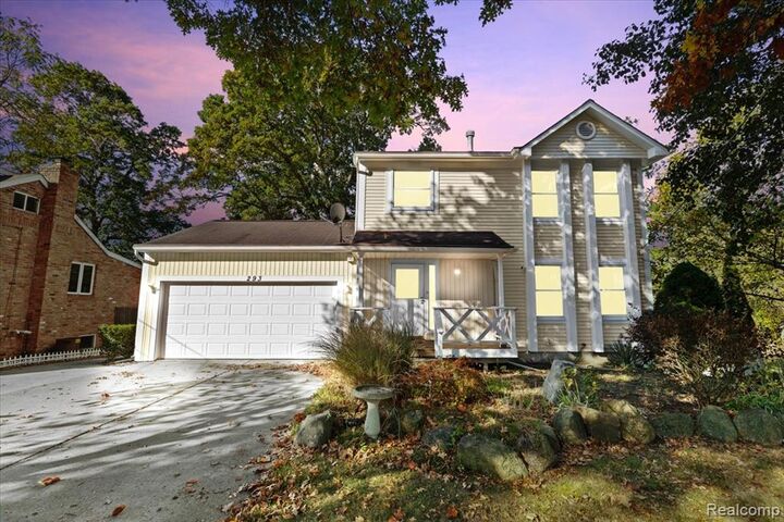 293 Clairemont Drive  Lake Orion MI 48362 3617 photo