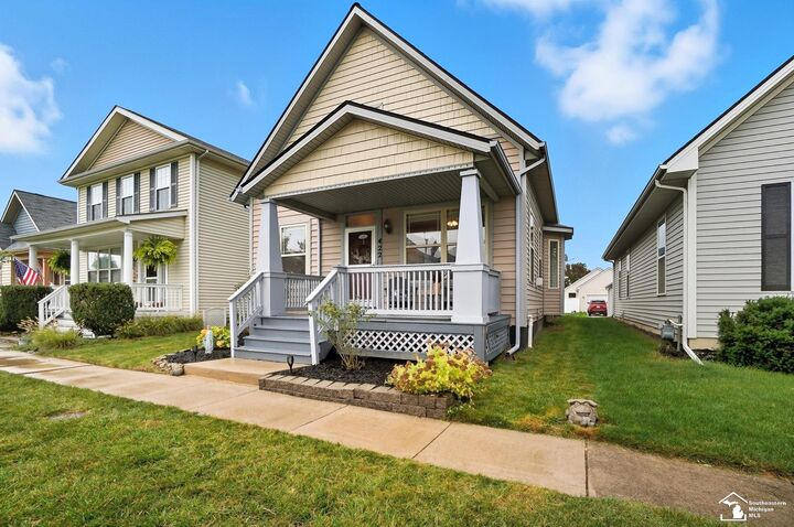 Property Photo: 422 Lapoint Avenue MI 48162