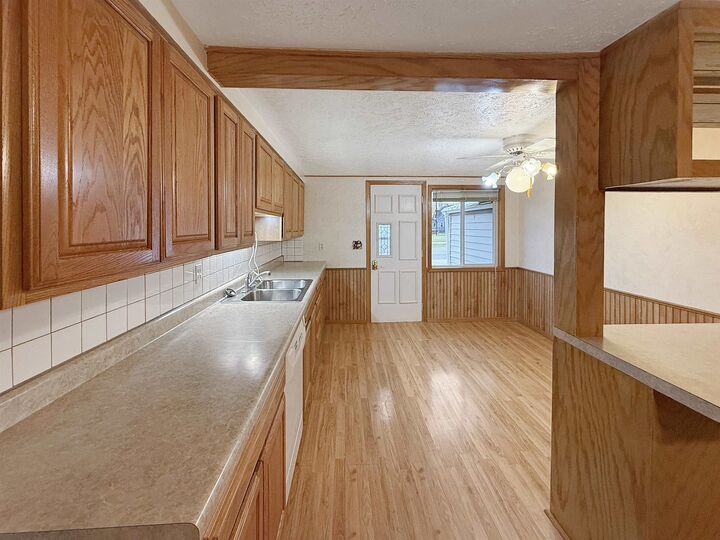 Property Photo: 121 37th Ave SE ND 58701