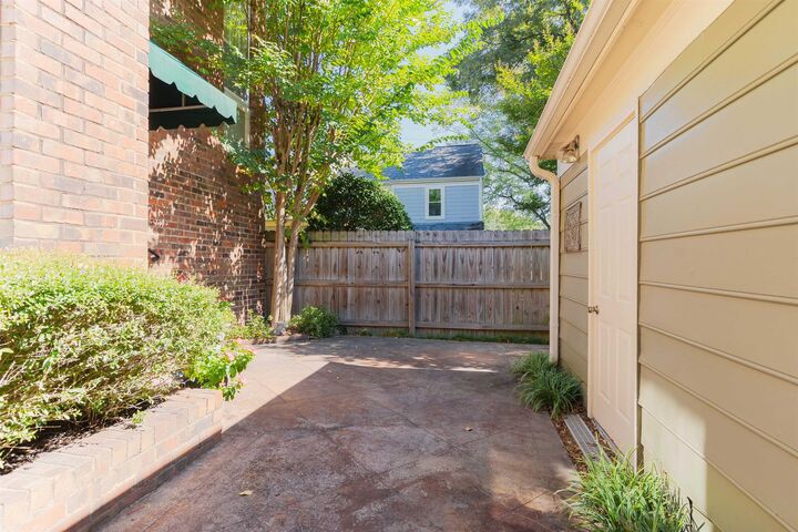 Property Photo: 6932 Midhurst Rd 6932 TN 38119