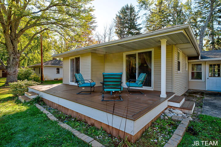 Property Photo: 257 Mae Rose Avenue MI 49424