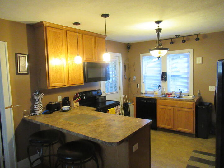 Property Photo:  828 Ardmore Street SE  MI 49507