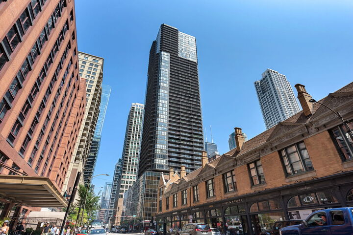 10 E Ontario Street 4501  Chicago IL 60611 photo