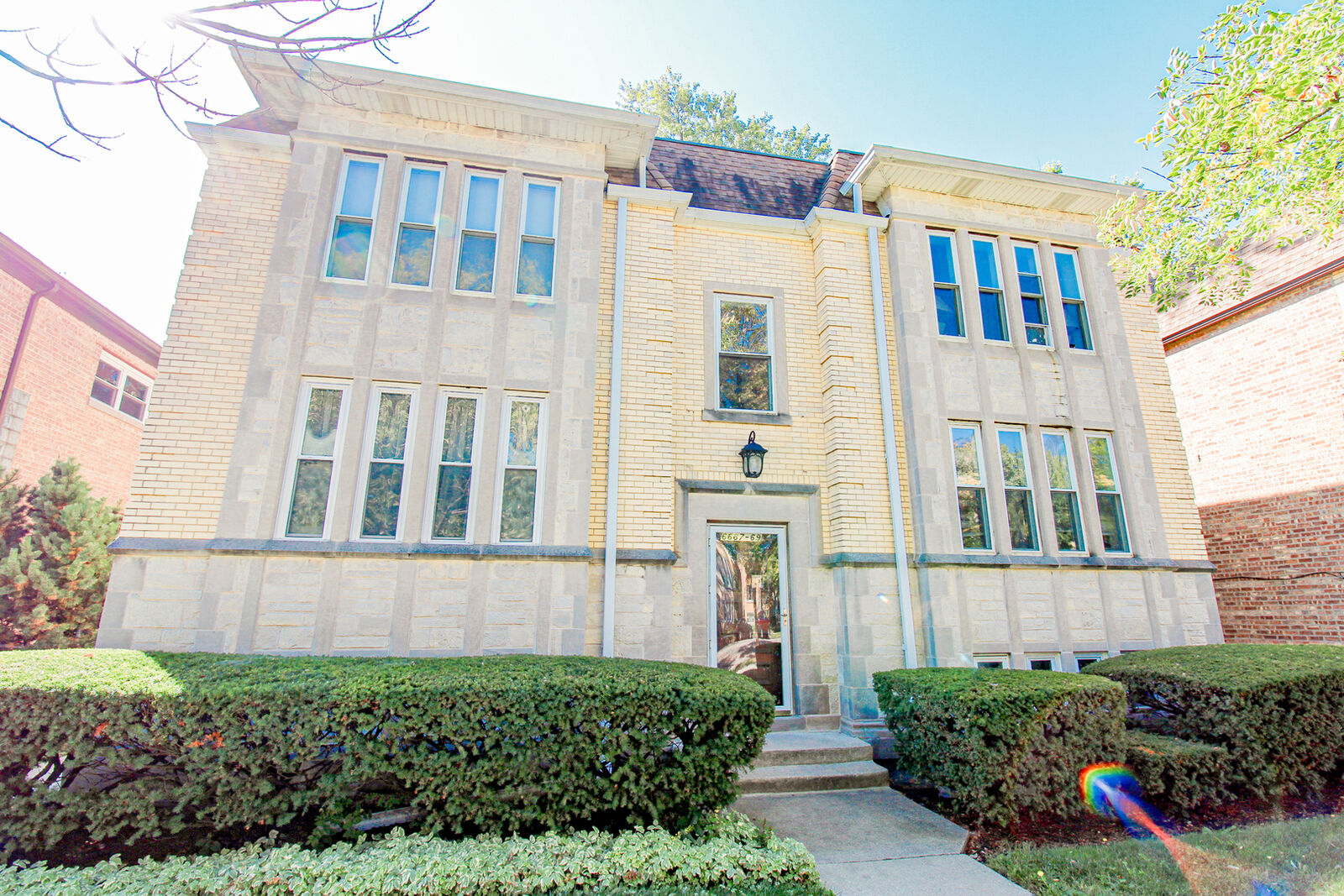 Property Photo: 6669 W Devon Avenue Gw IL 60631