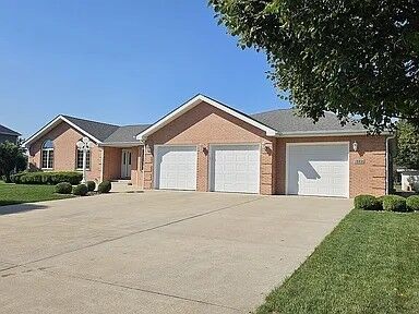 Property Photo: 18816 S Chestnut Drive IL 60404
