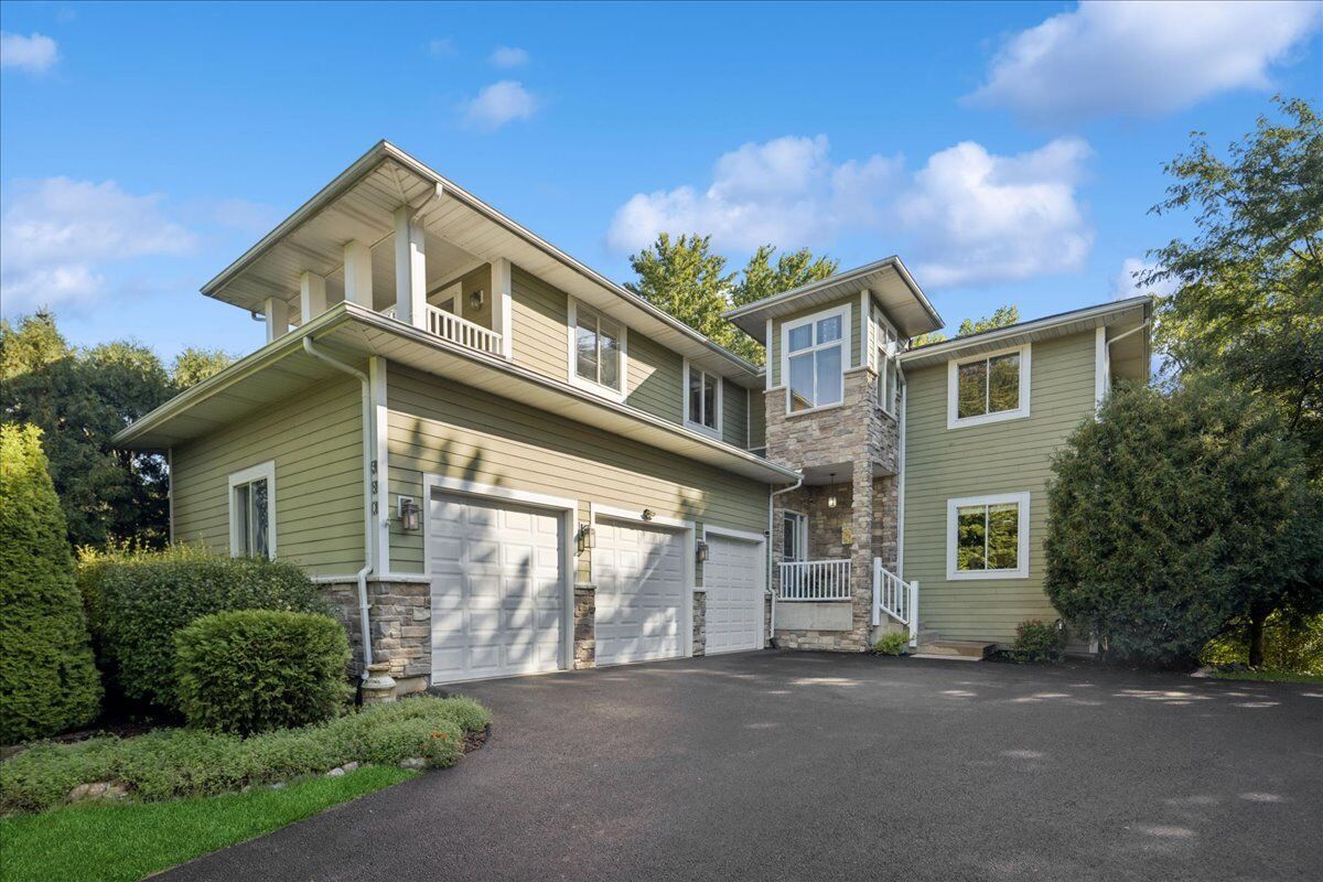 Property Photo: 980 Dakota Drive IL 60098