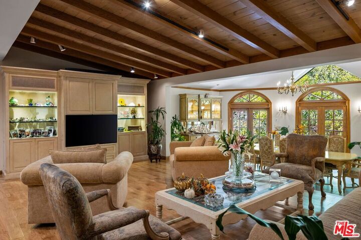 Property Photo:  9415 Cherokee Lane  CA 90210 