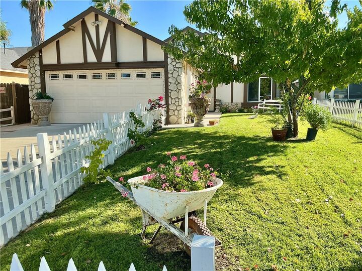 Property Photo: 531 Wildwood CA 92571