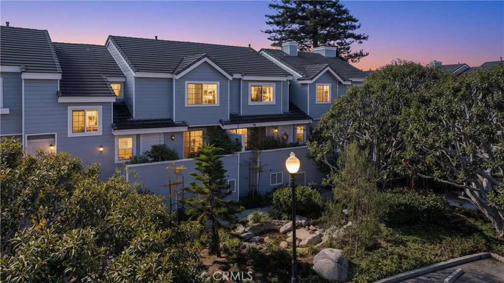Property Photo:  2800 Plaza Del Amo 92  CA 90503 