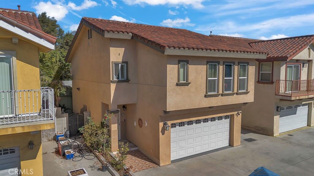 Property Photo: 12060 Santa Fe Avenue 4 CA 90262