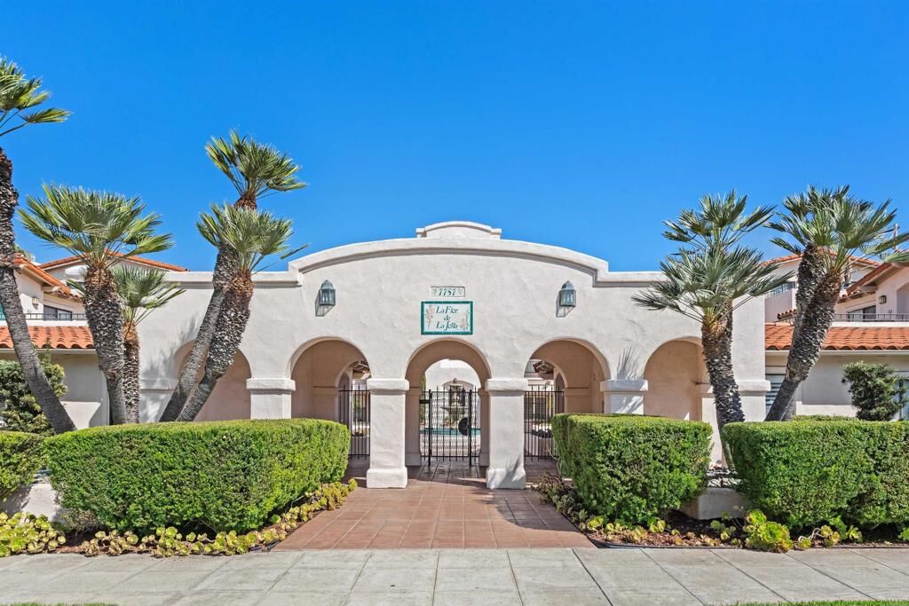 Property Photo: 7757 Eads Avenue C4 CA 92037