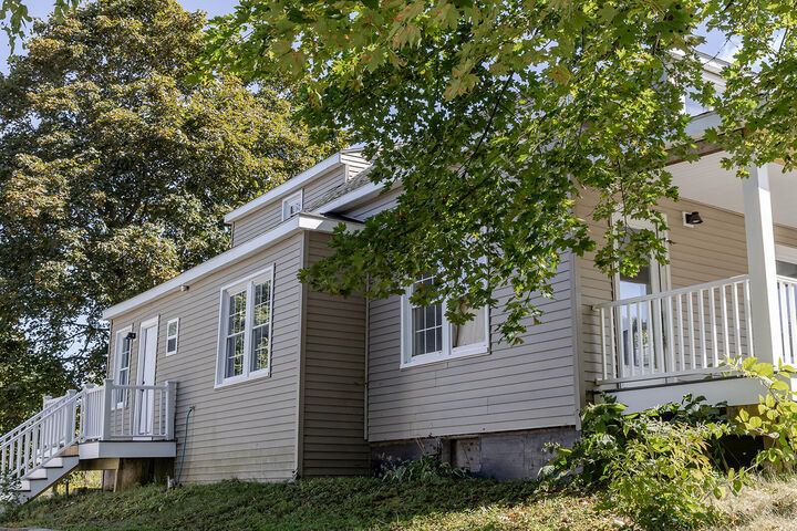 Property Photo:  40 Pendleton Street  ME 04412 