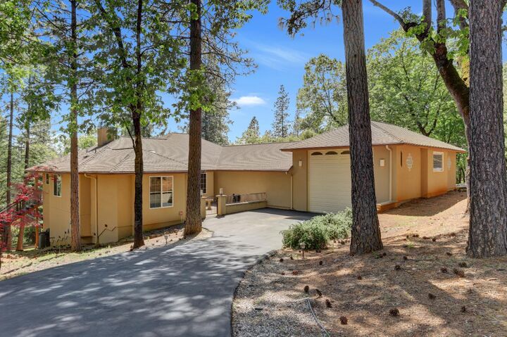 10450 S Ponderosa Way  Rough and Ready CA 95975 photo