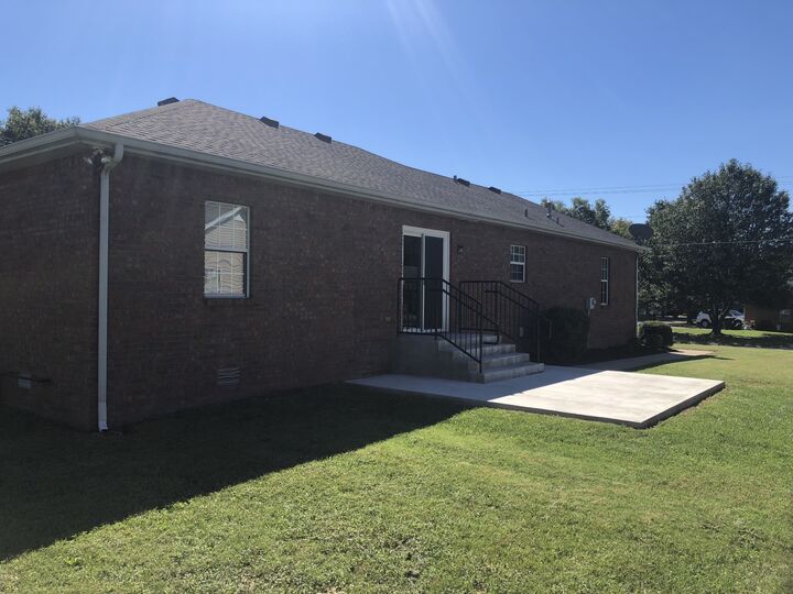 Property Photo: 524 Autumndale Dr TN 37066