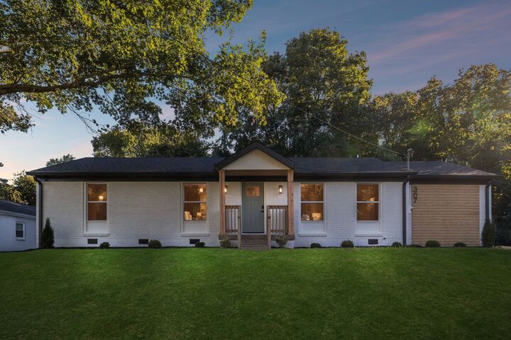 Property Photo: 307 Gaywood Dr TN 37211