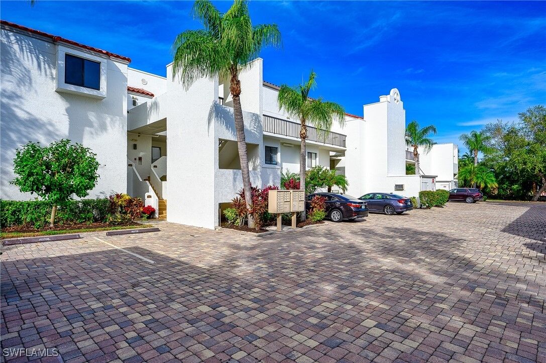 Property Photo: 586 Beachwalk Circle O206 FL 34108