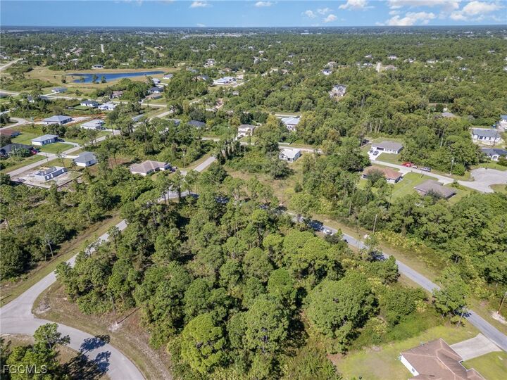 Property Photo: 1030 Bells Street E FL 33974