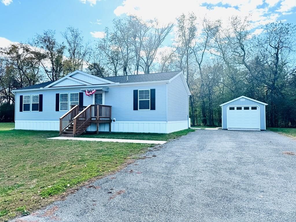 Property Photo: 259 Rockview Ln PA 18848