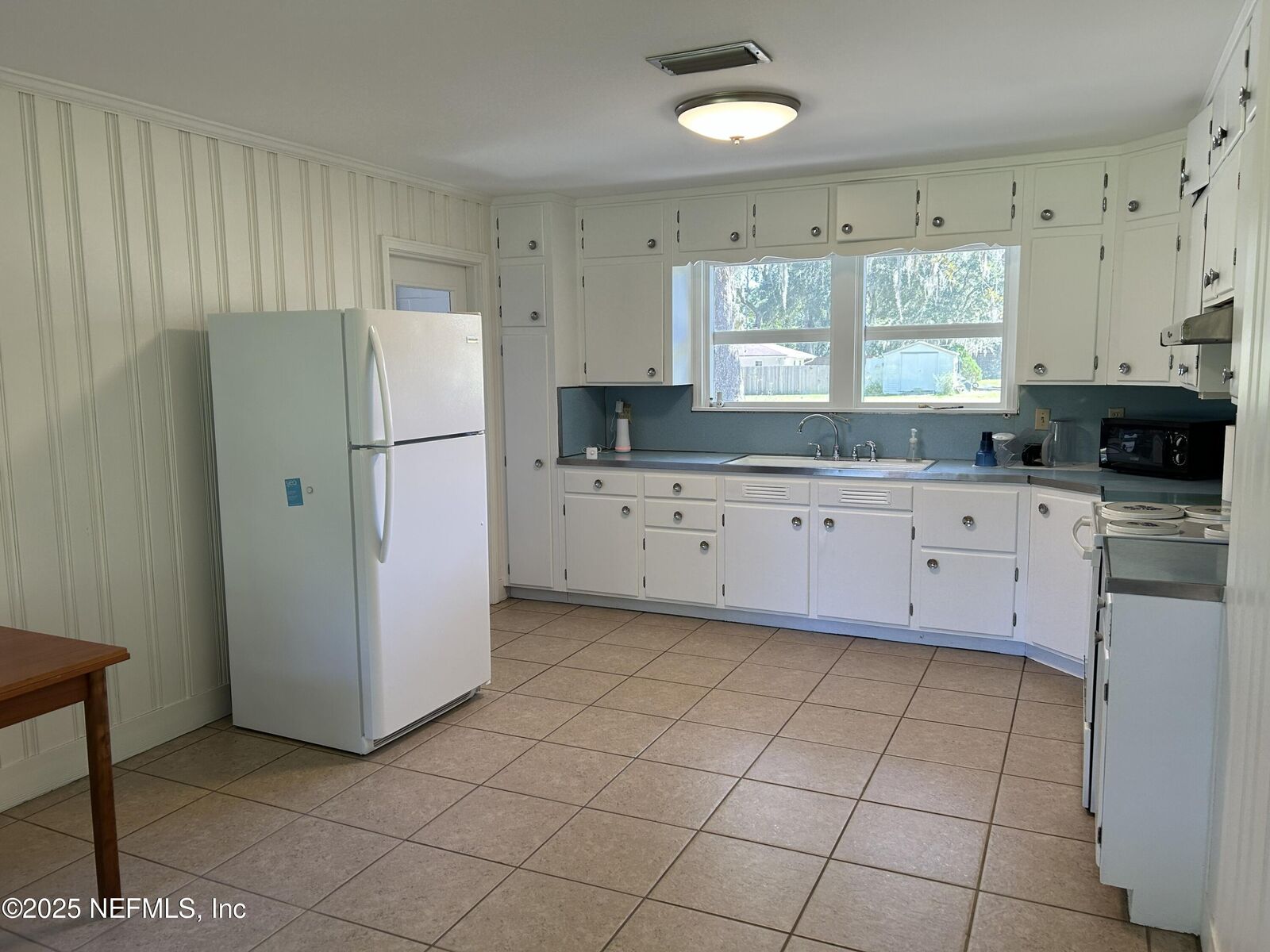 Property Photo:  940 Myron Road  FL 32259 