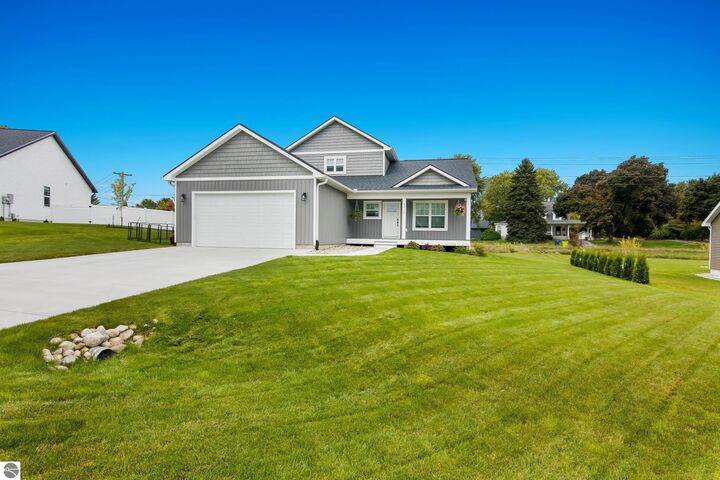 Property Photo:  4712 Owl View Drive  MI 49685 