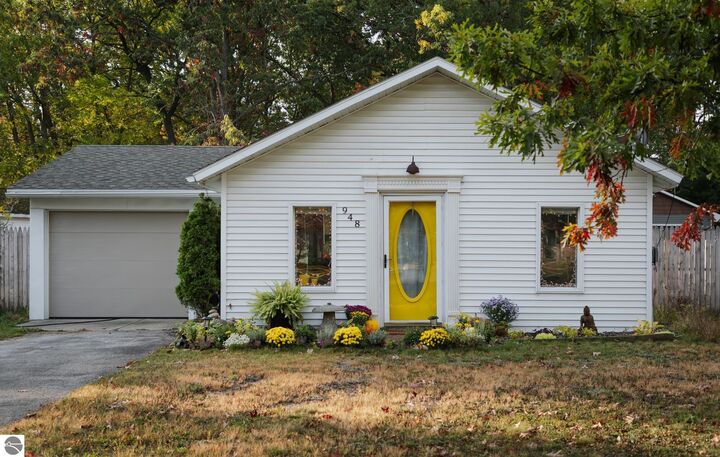 Property Photo:  948 Carver Street  MI 49686 