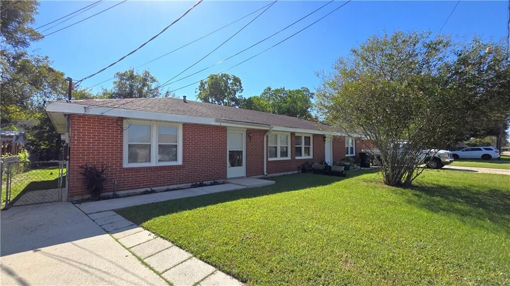 Property Photo:  103 (A & B) Live Oak Drive  LA 70037 