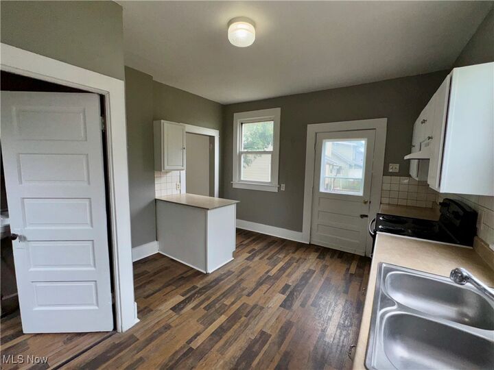 Property Photo: 332 Pine Street OH 43701