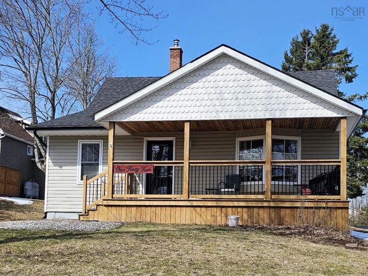 Property Photo:  144 Pleasant Street  NS B0K 1S0 