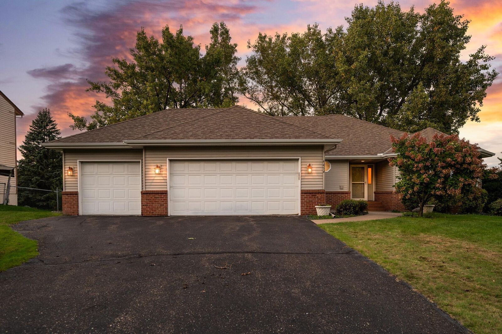 Property Photo: 4454 Victoria Street N MN 55126