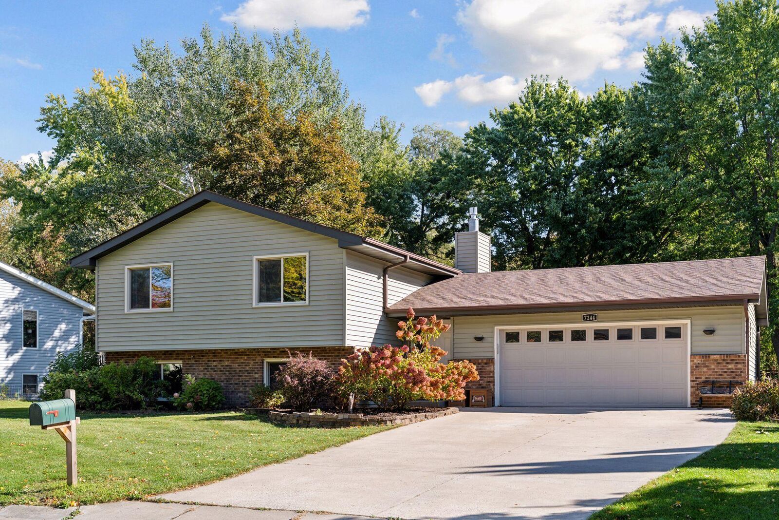 Property Photo:  7244 Quantico Lane N  MN 55311 