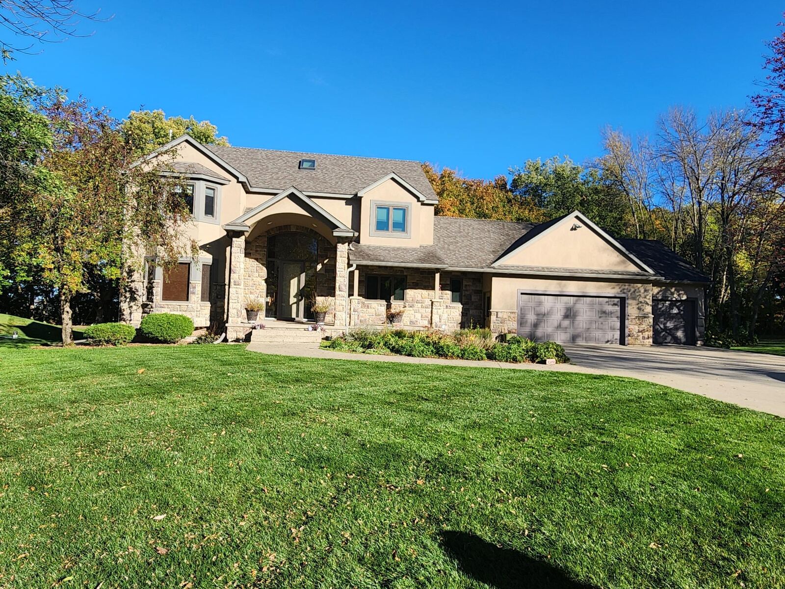 Property Photo: 180 Joray Drive MN 56001