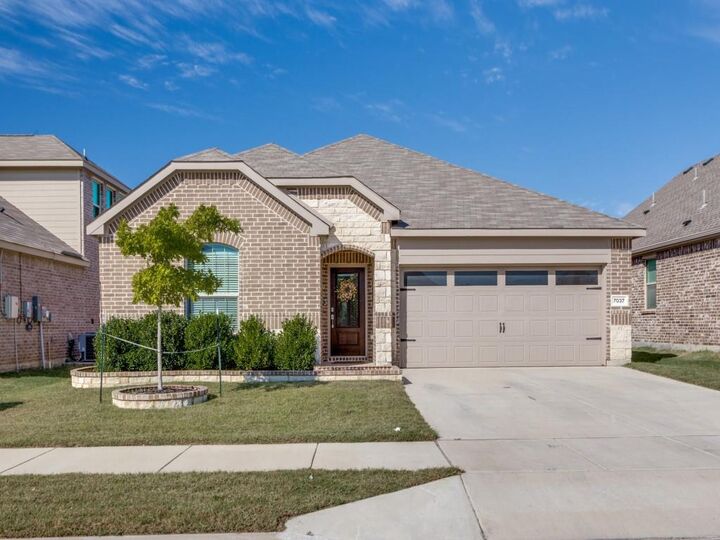 Property Photo: 7037 Waterfowl Lane TX 76179