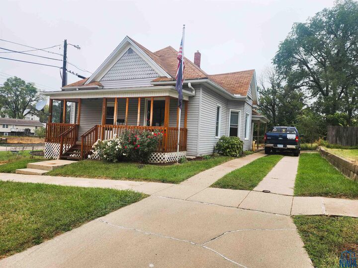 Property Photo: 913 15th Street IA 51105